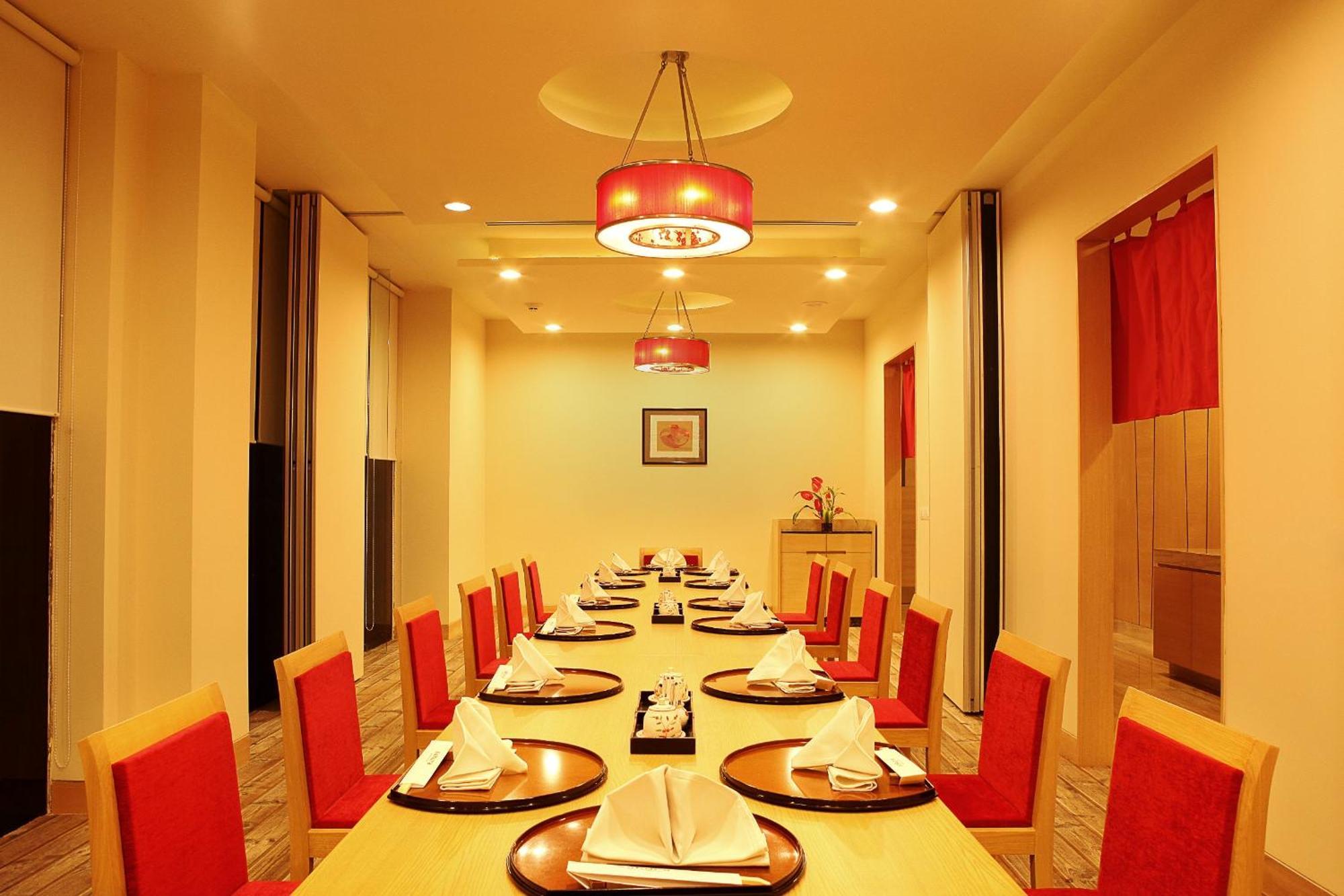 The Metropolitan & New Delhi