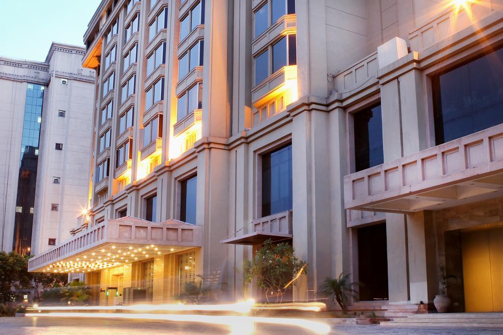 Hotel The Metropolitan & 5*
