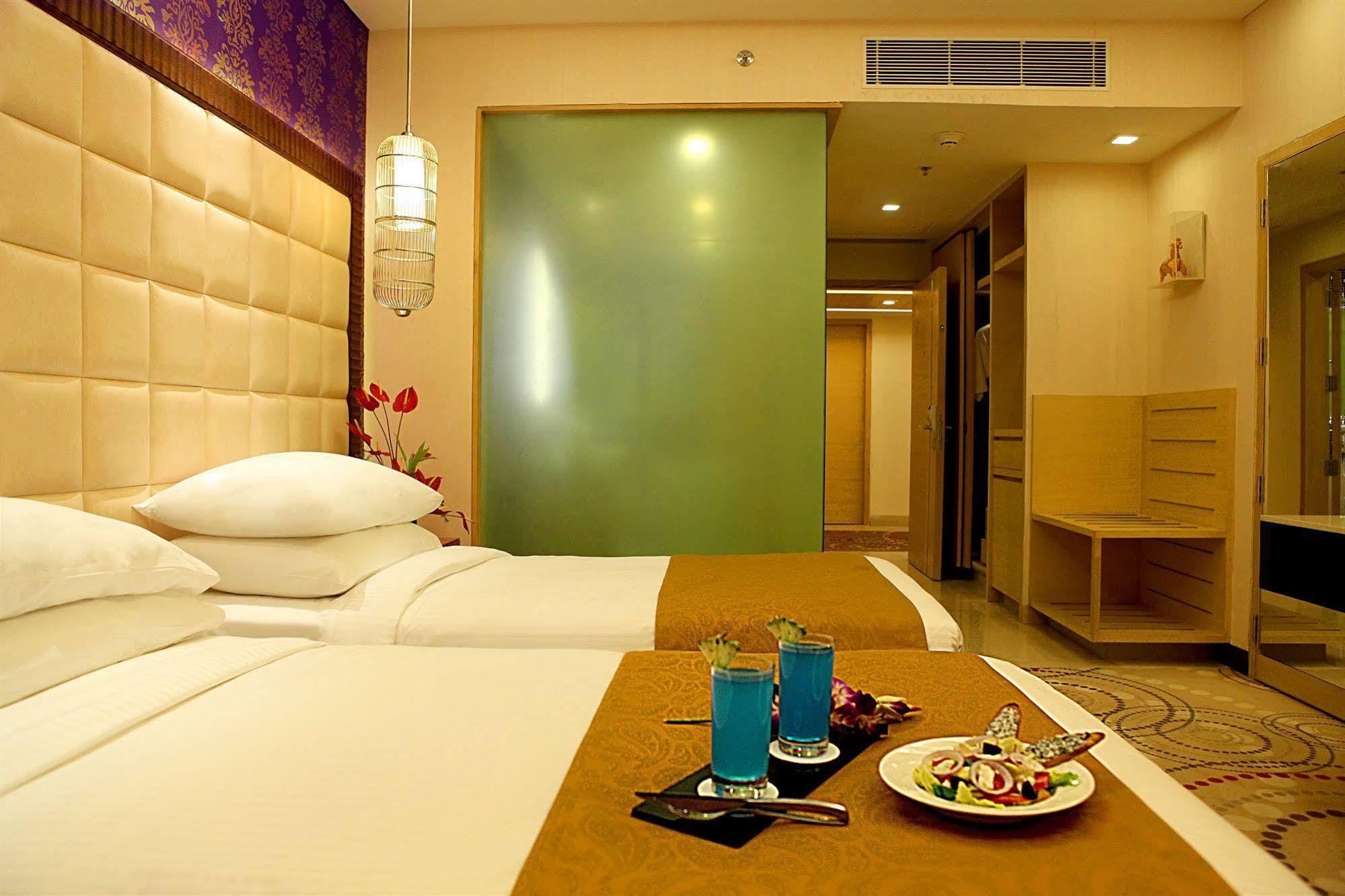 The Metropolitan & Hotel 5*